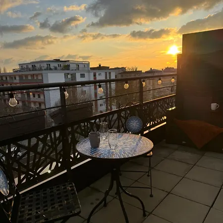 A 10 Min Du Centre Avec 2 Et Garage Apartment