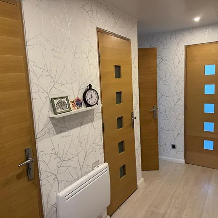 A 10 Min Du Centre Avec 2 Et Garage *