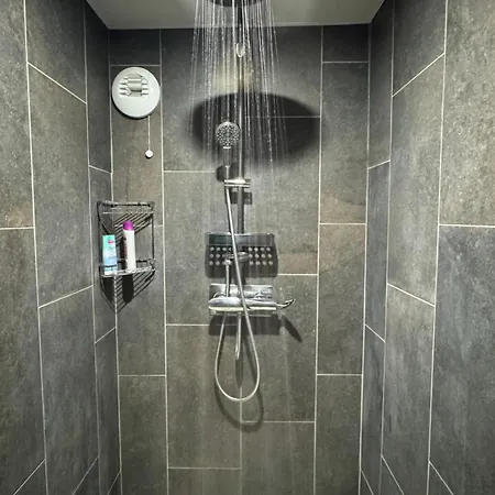 A 10 Min Du Centre Avec 2 Et Garage * Strasburg