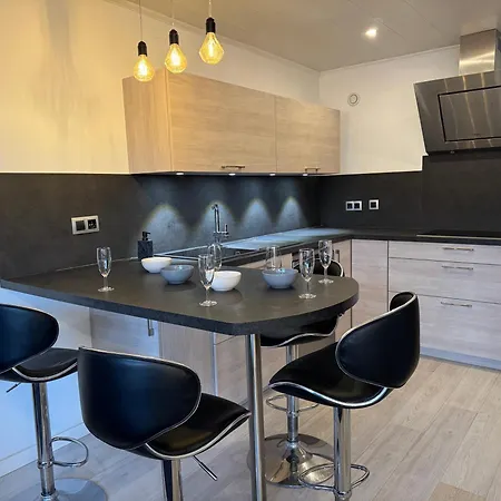 A 10 Min Du Centre Avec 2 Et Garage Apartament *